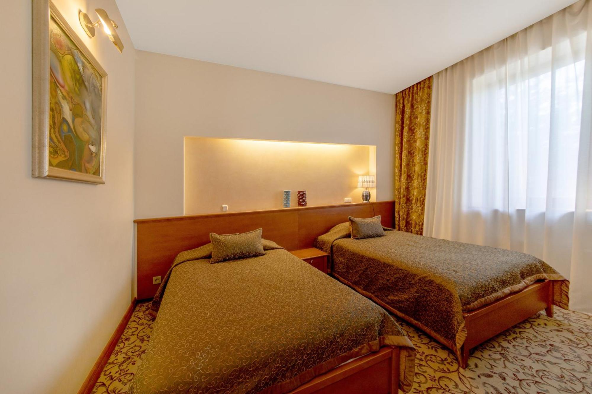 Pazaislis Park Hotel Kaunas Esterno foto