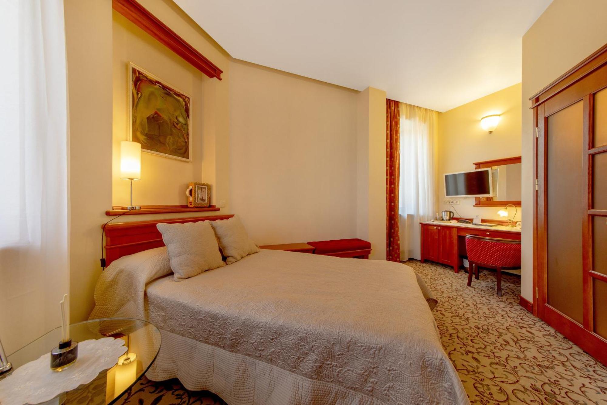 Pazaislis Park Hotel Kaunas Esterno foto