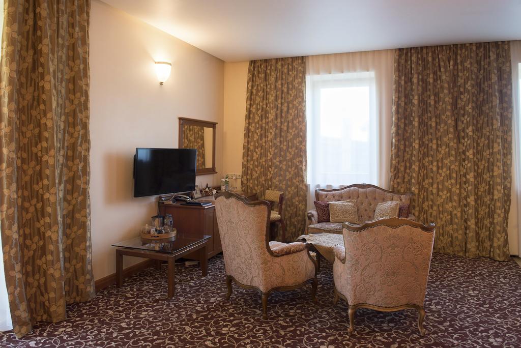 Pazaislis Park Hotel Kaunas Esterno foto