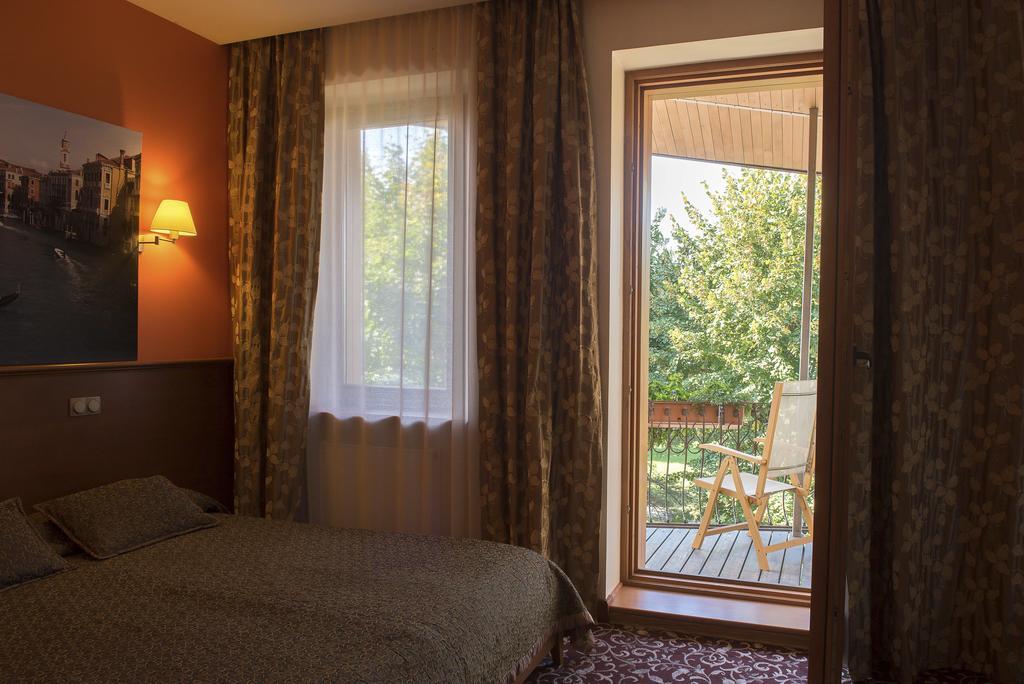 Pazaislis Park Hotel Kaunas Esterno foto