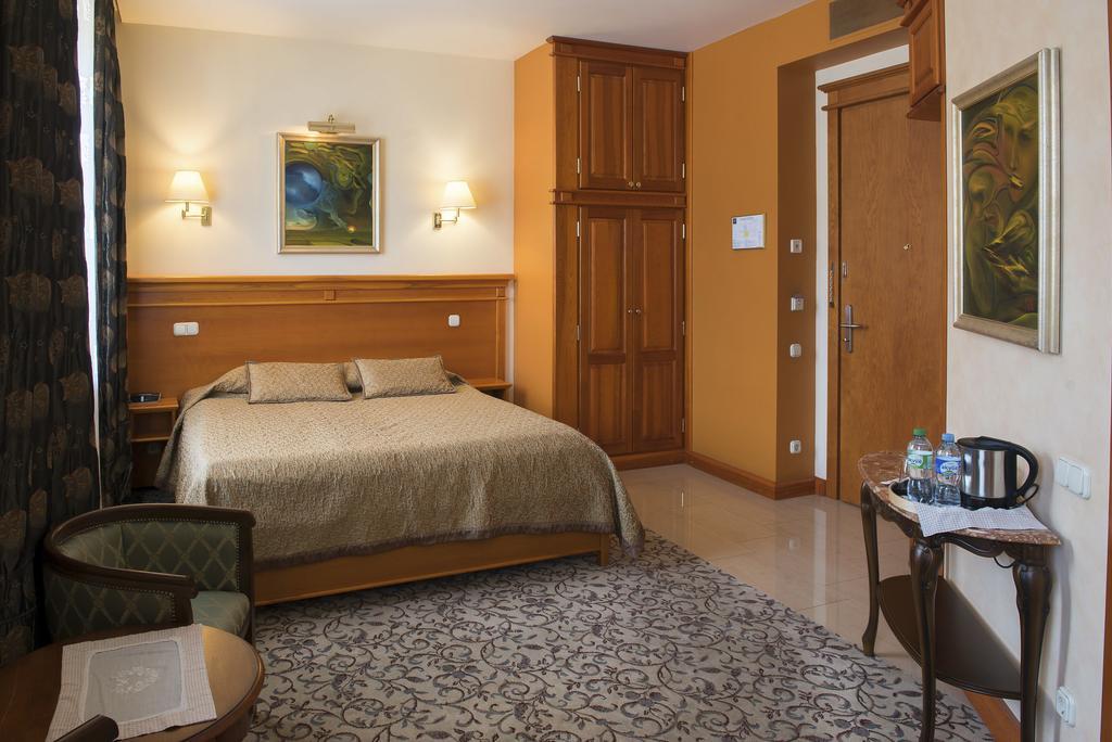 Pazaislis Park Hotel Kaunas Esterno foto